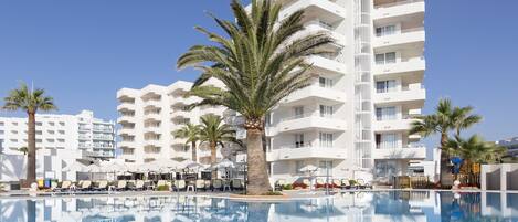 Piscina coperta, piscina all'aperto