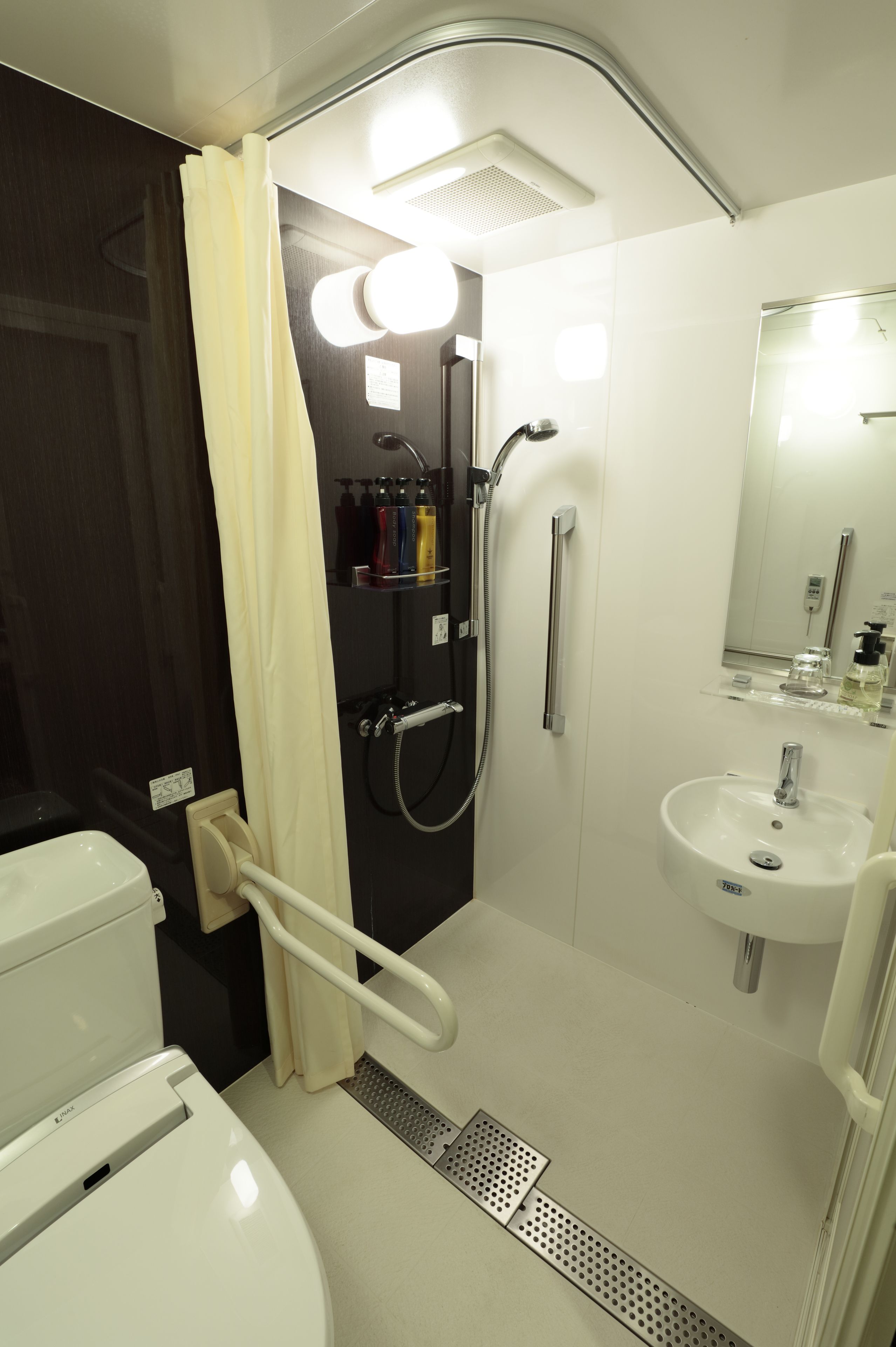 premium bedding, soundproofing, iron/ironing board, free wifi