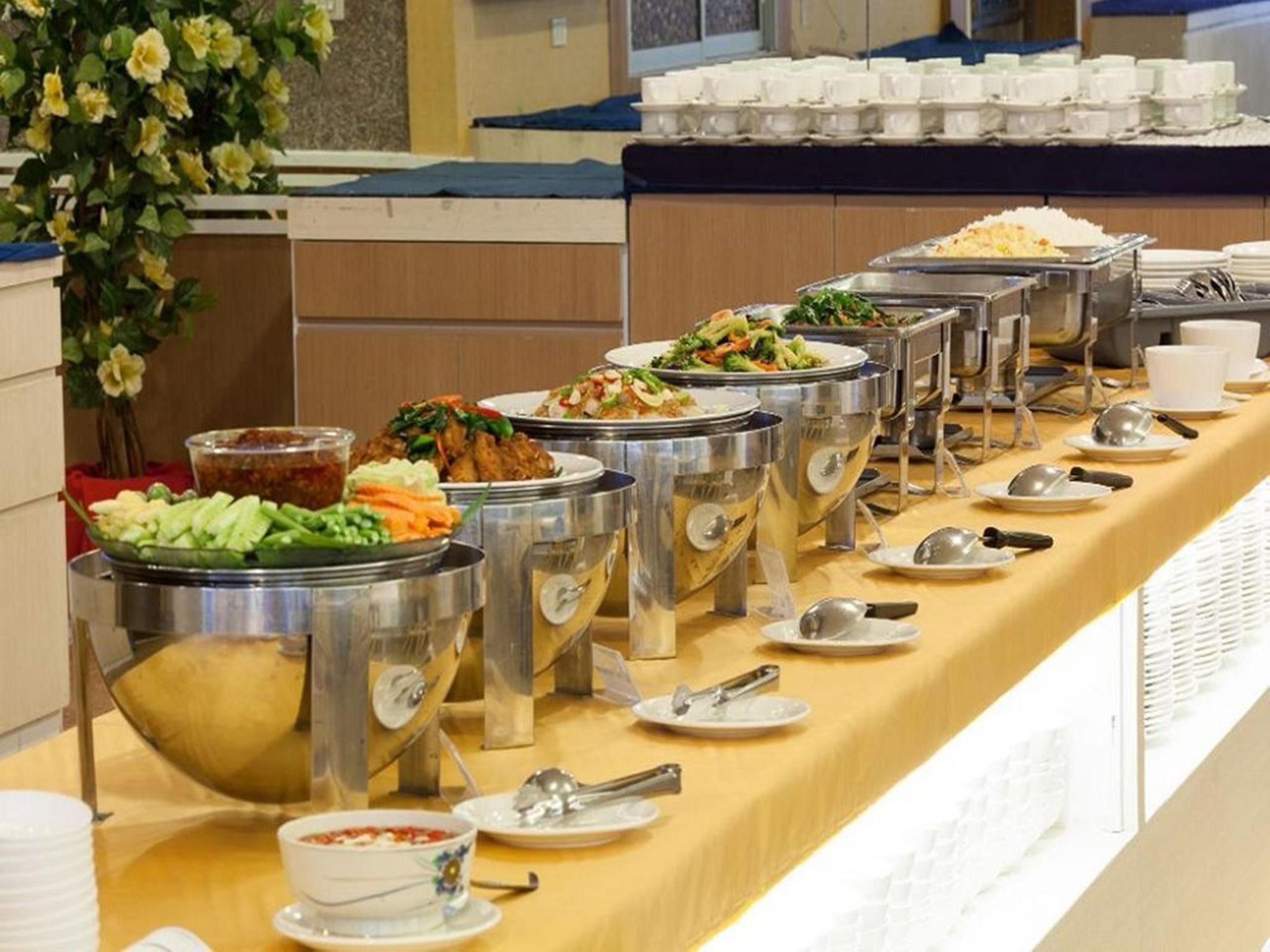 Daily buffet breakfast (THB 200 per person)