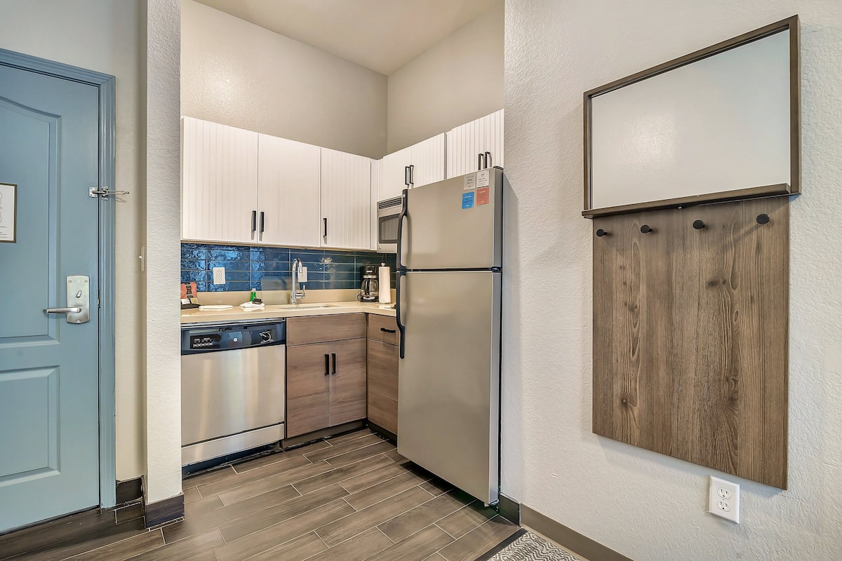 1 bedroom, in-room safe, desk, laptop workspace