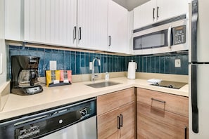 In-room safe, desk, laptop workspace, iron/ironing board - Staybridge Suites University Area by IHG (Tyler)