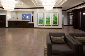 Lobby - Holiday Inn Express Hotel & Suites New Liskeard (Temiskaming Shores)