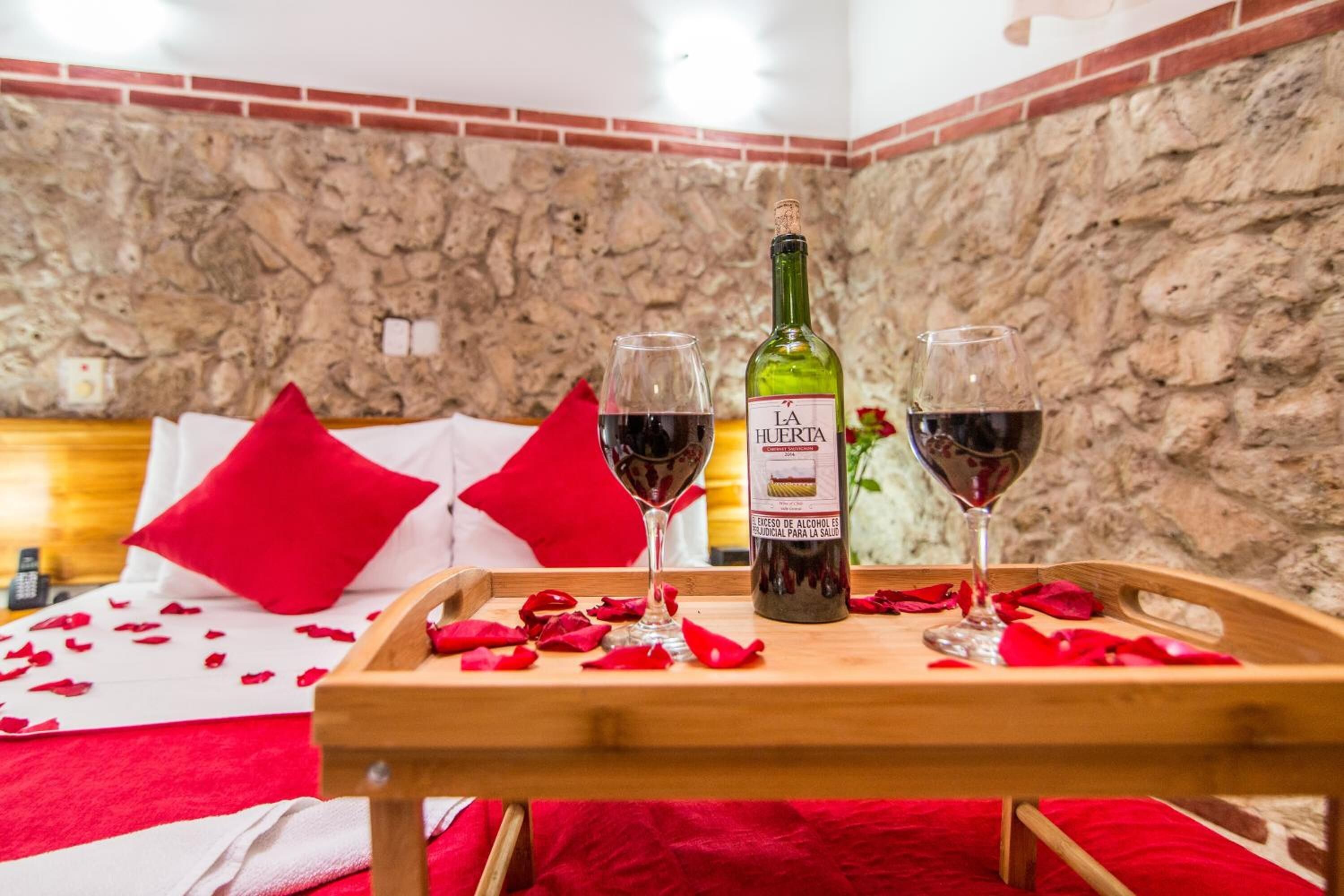 hypo-allergenic bedding, minibar, in-room safe, soundproofing