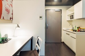 Literie hypoallergénique, coffres-forts dans les chambres, bureau
