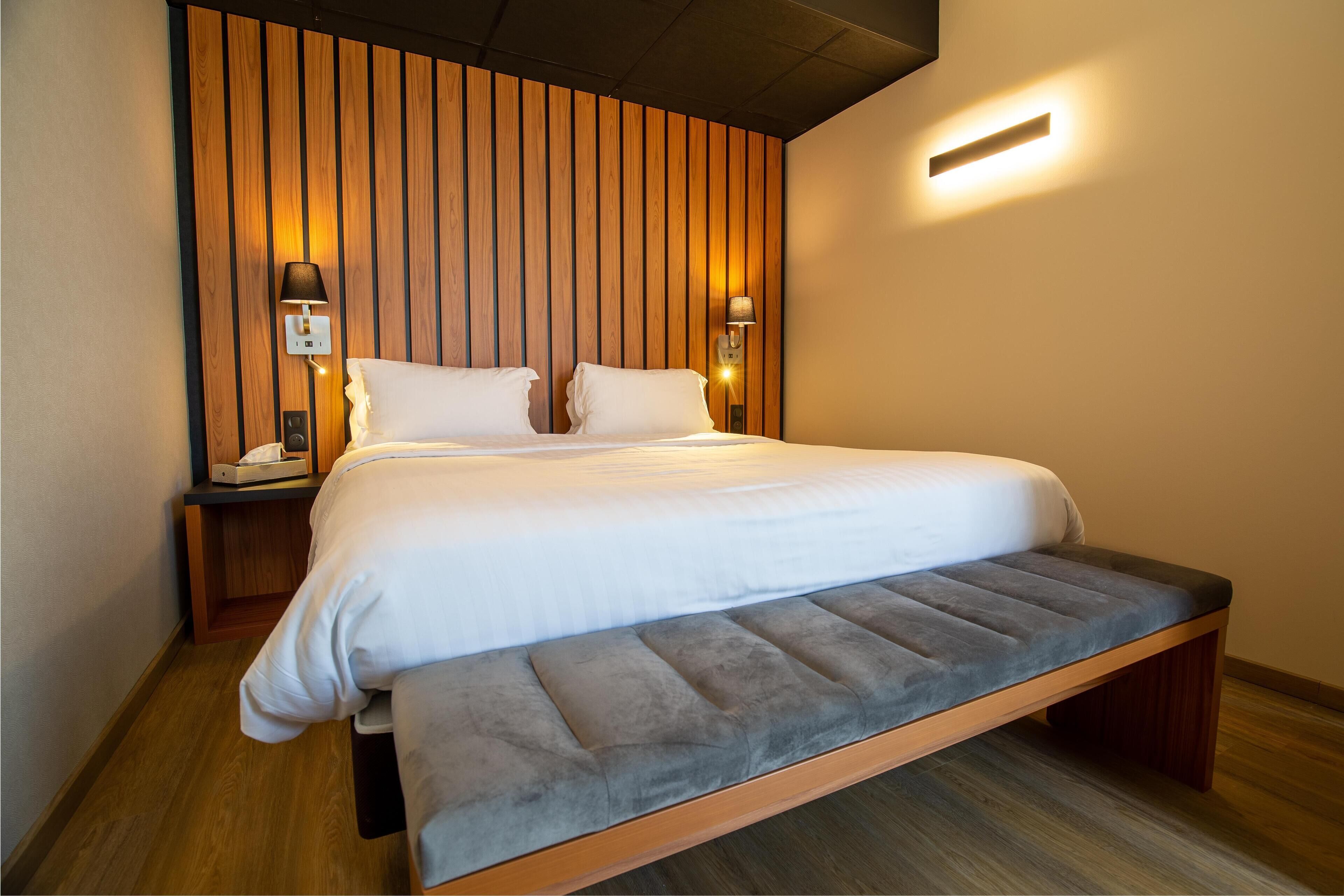 套房, 1 張加大雙人床, 非吸煙房, 露台 (with Sofabed) | 客房內保險箱、書桌、遮光布/窗簾、隔音