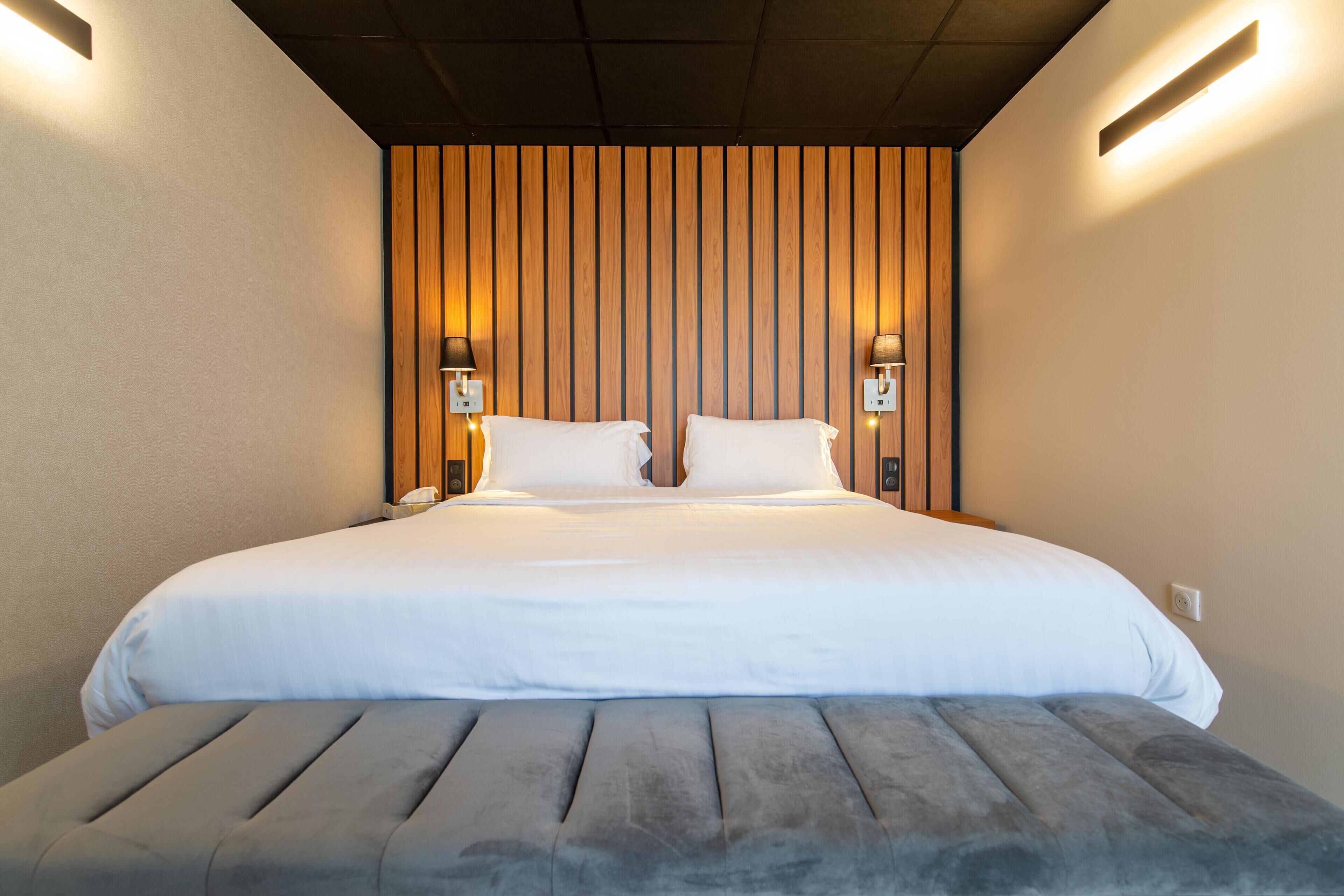 Suite, 1 grand lit, non-fumeurs, terrasse (with Sofabed) | Literie de qualité supérieure, coffres-forts dans les chambres, bureau