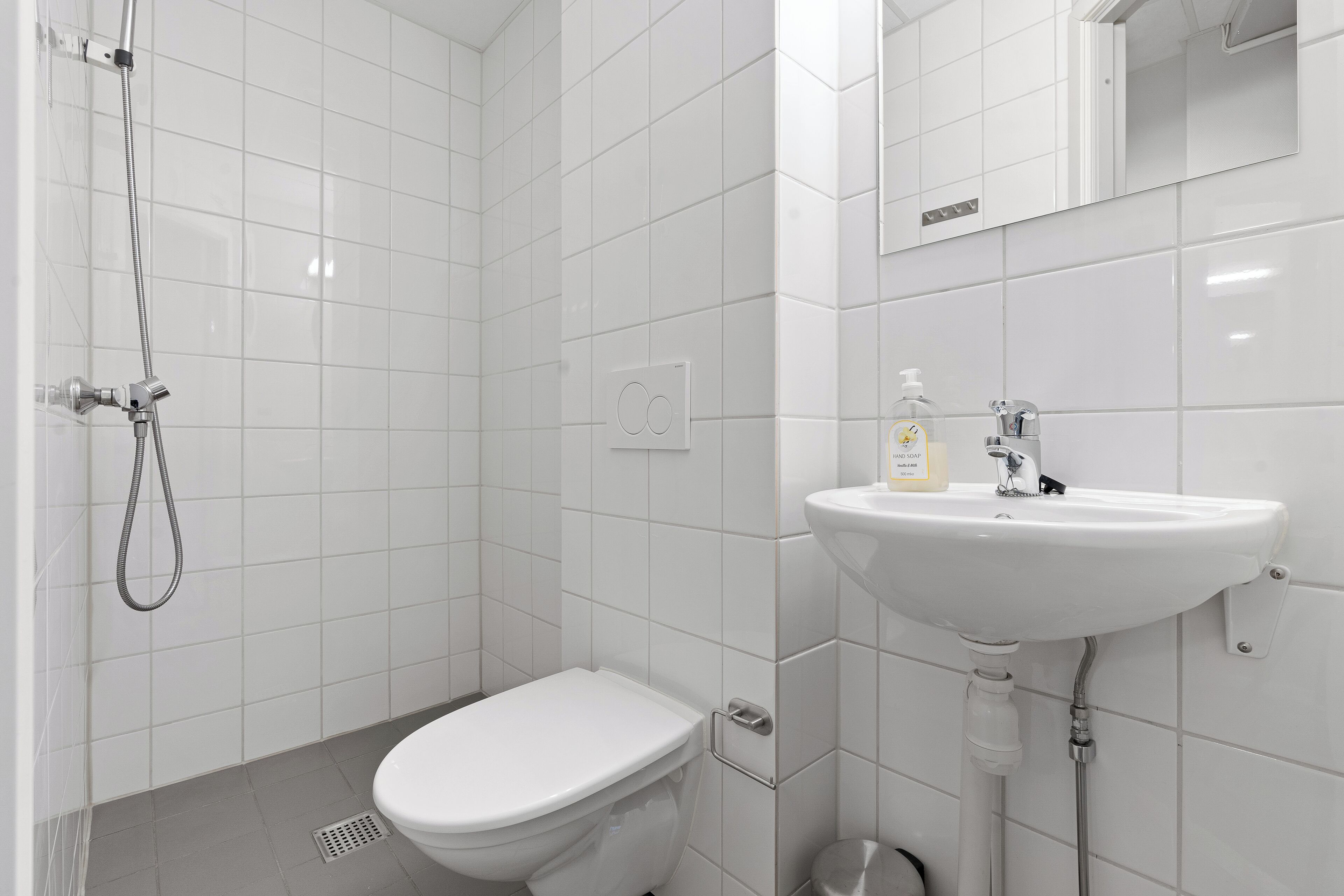 shower, eco-friendly toiletries, heated floors, towels