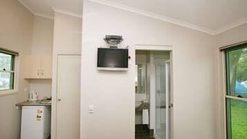 Studio Standar, Bebas Asap Rokok, balkon | Dapur kecil pribadi | Lemari es, microwave di ruangan umum, dan mesin pembuat kopi/teh