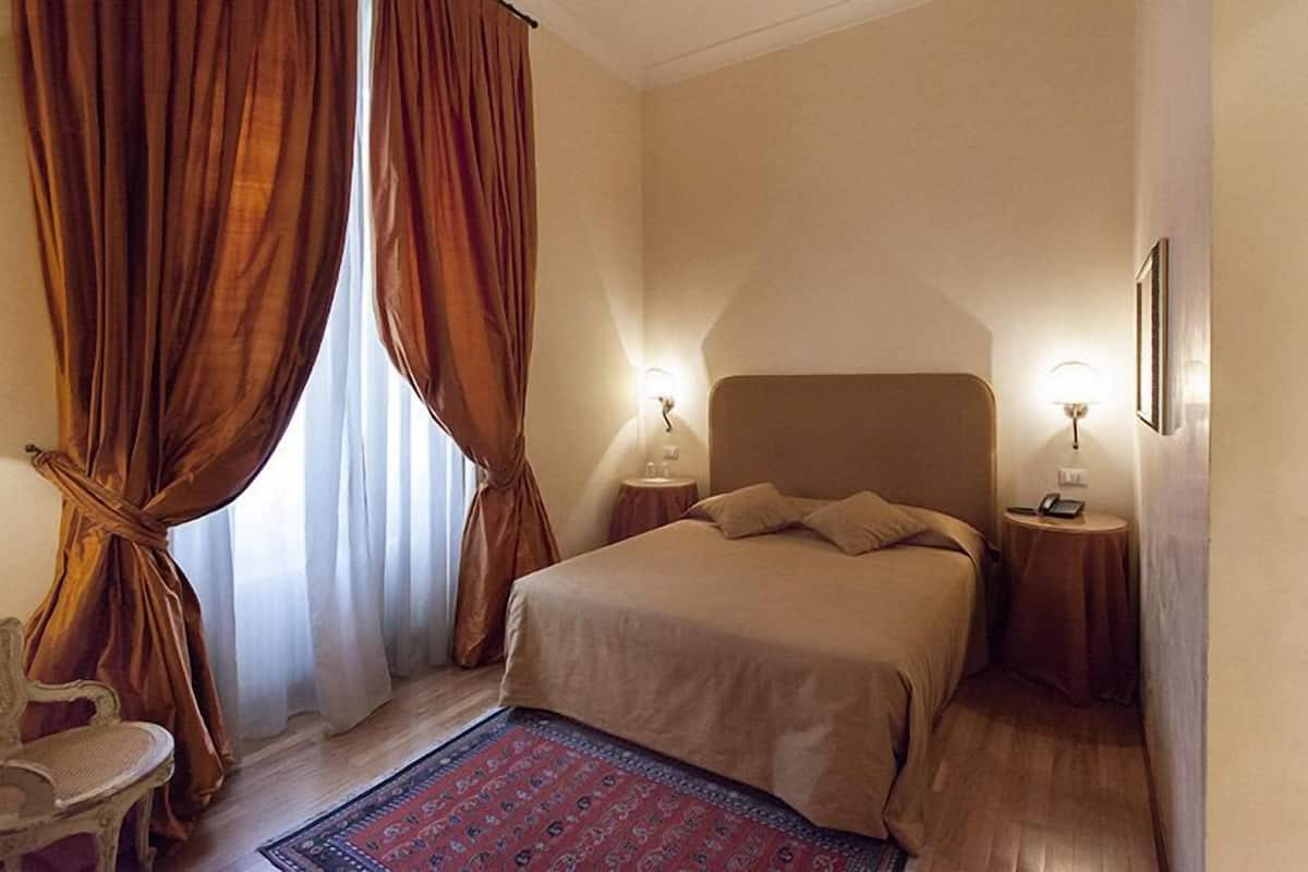 In-room safe, desk, rollaway beds (surcharge), WiFi (free)