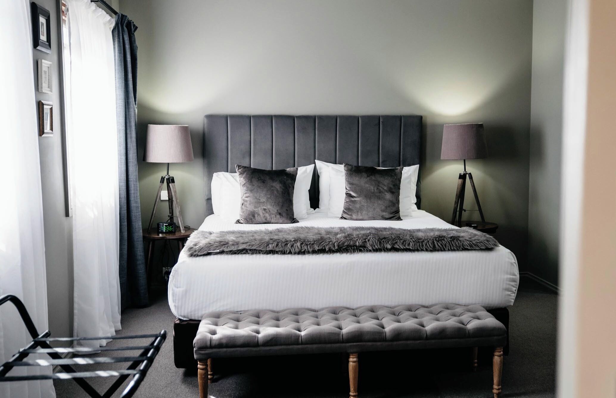 Studiosuite (King) | Sengetøy av topp kvalitet, senger med overmadrass og minibar