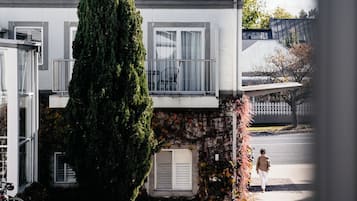 Premium bedding, pillow-top beds, minibar, blackout curtains