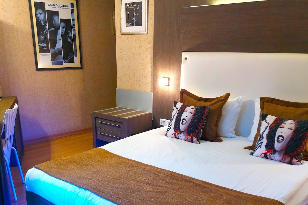 Deluxe Room, Balcony