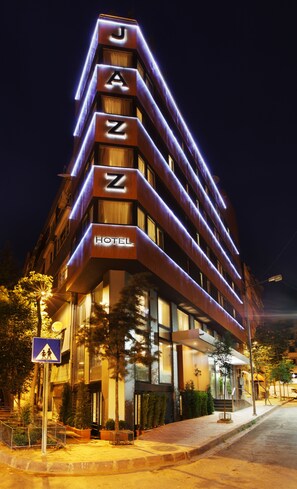 Front of property – evening/night - Jazz Hotel (Istanbul)