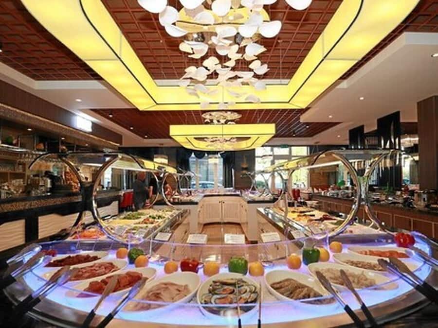 Dîner et souper servis sur place, cuisine asiatique