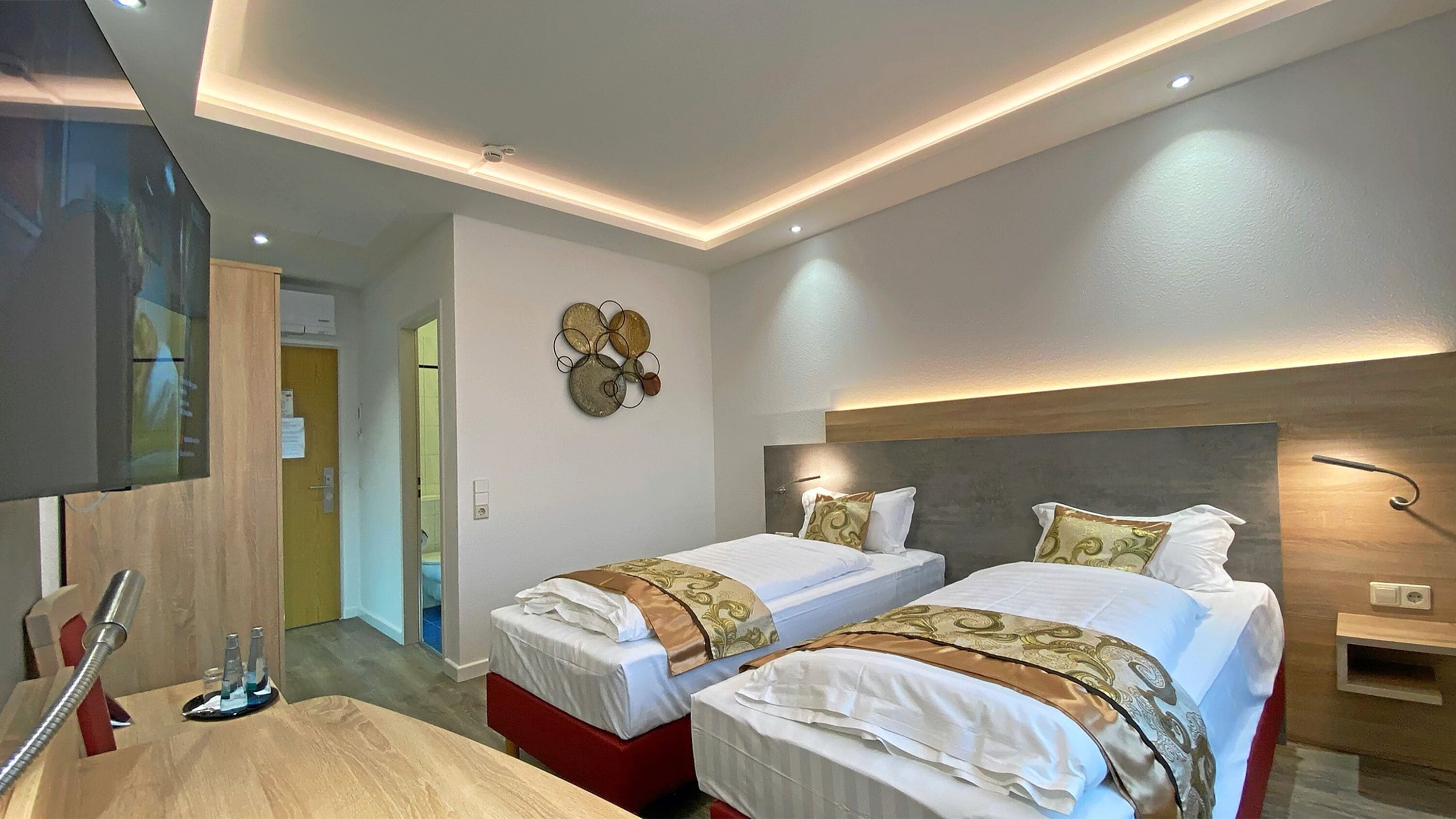 Twin Room, 2 Twin Beds | 1 bedroom, desk, free WiFi, bed sheets