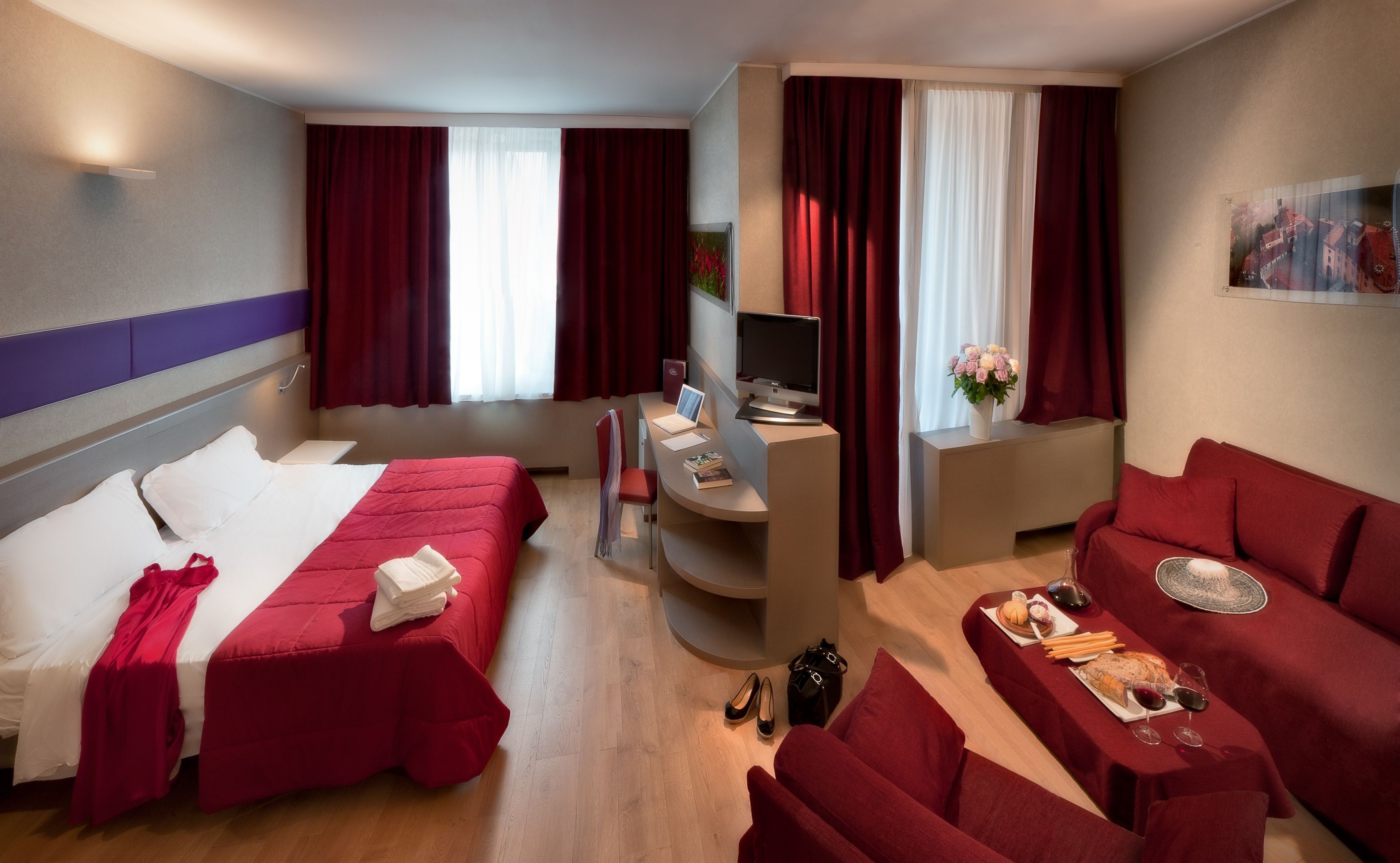 Lit avec matelas Select Comfort, minibar