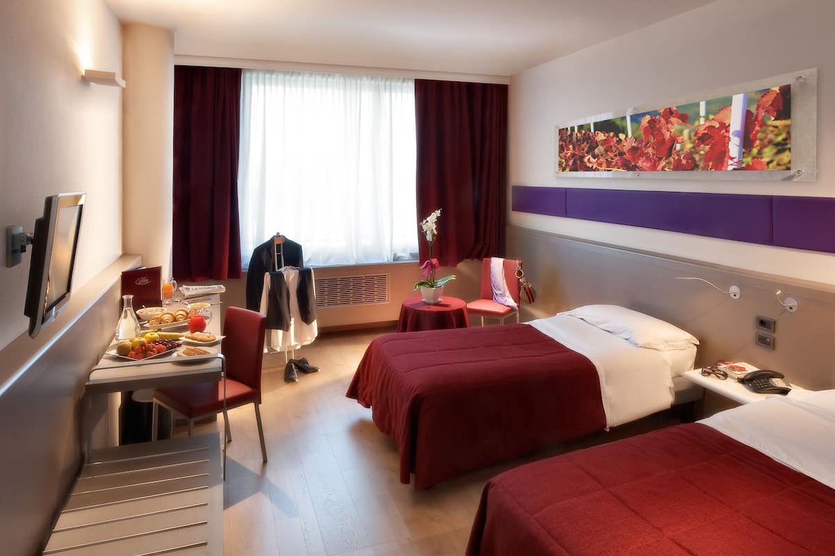 Lit avec matelas Select Comfort, minibar