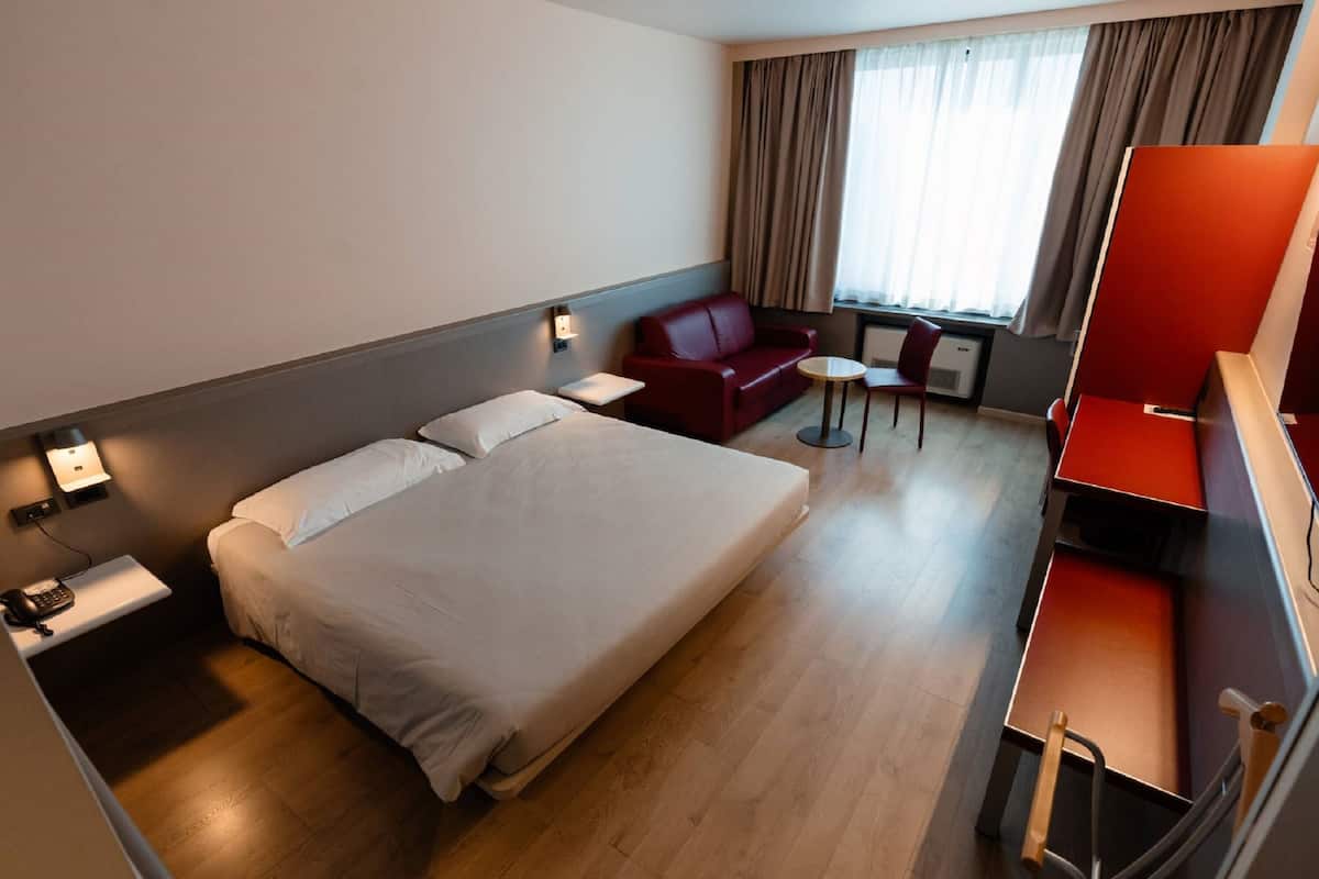 1 bedroom, Select Comfort beds, minibar, in-room safe