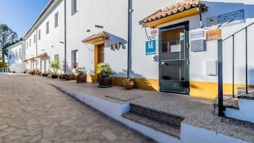 Fachada de la propiedad