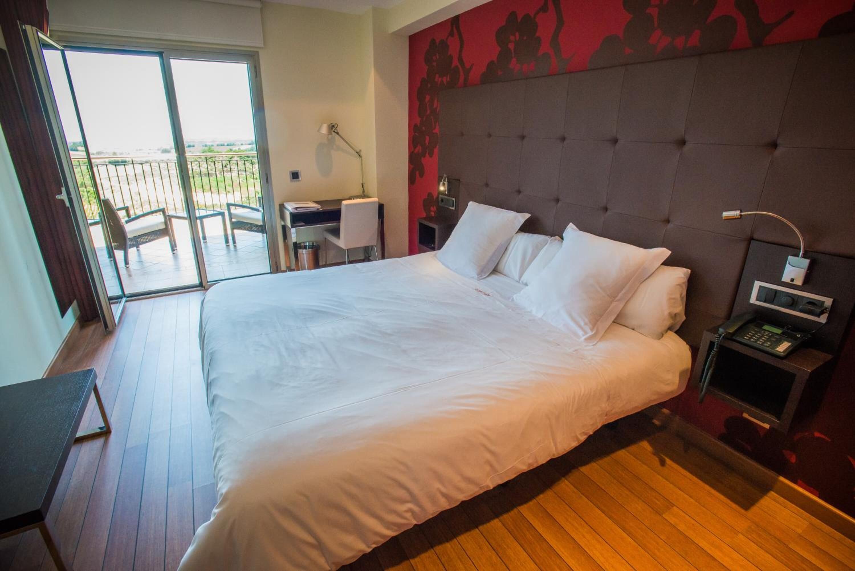 select comfort beds, free minibar, in-room safe, desk