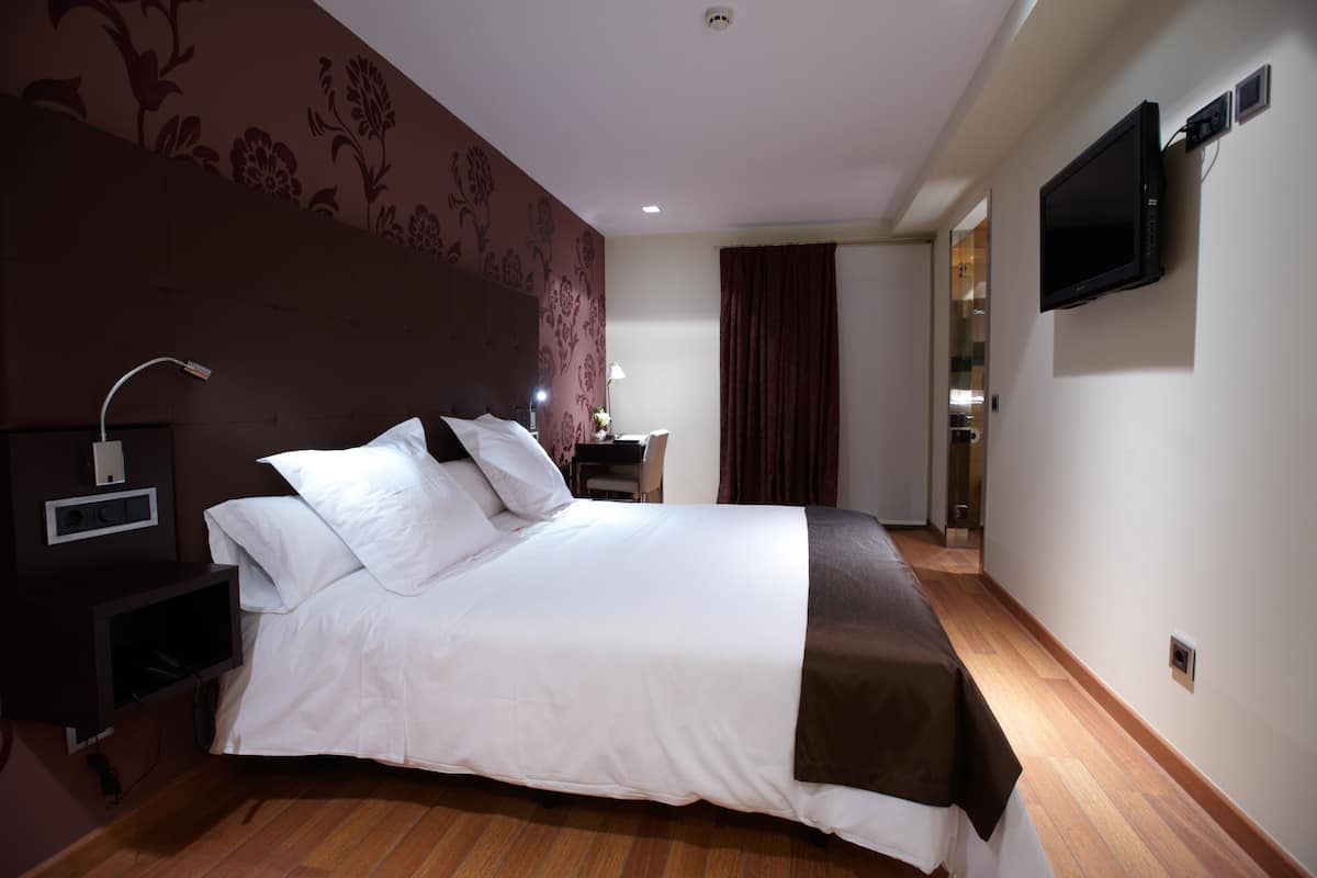 double room | select comfort beds, free minibar, in-room safe, desk