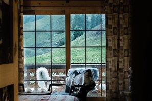 Room, 1 Double or 2 Twin Beds, Balcony, Mountain View | Premium bedding, individually furnished, laptop workspace, soundproofing - Hôtel de l'Etable (Val d'Illiez)