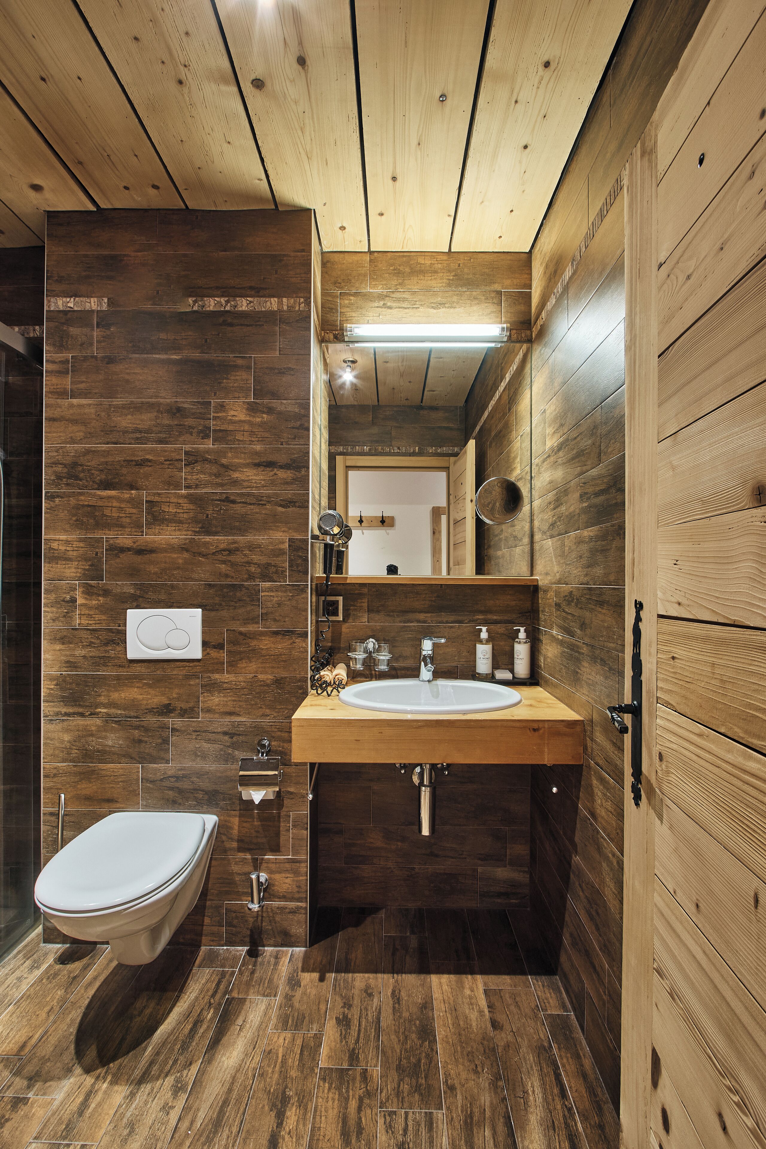 room, 1 double or 2 single beds, city view | bathroom | hair dryer, towels