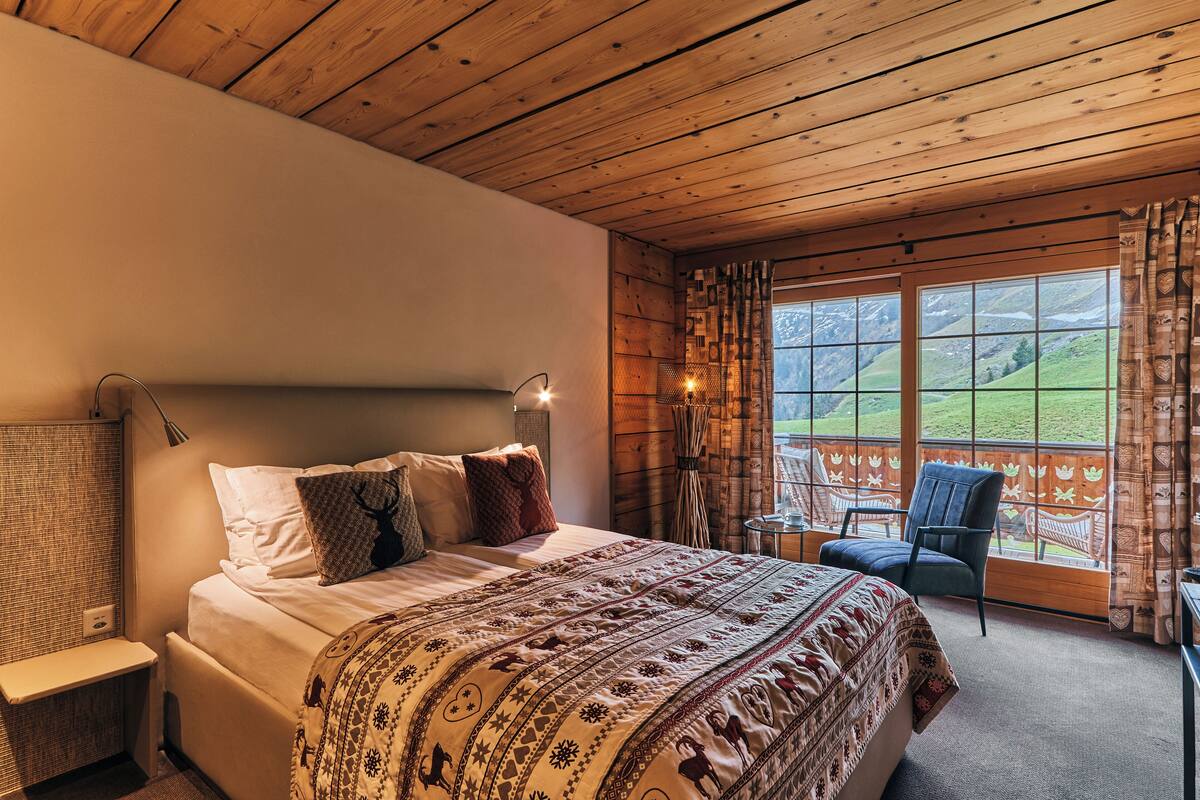 Room, 1 Double or 2 Single Beds, Balcony, Mountain View