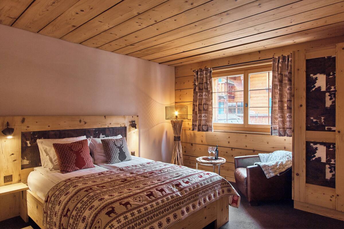 Room, 1 Double or 2 Single Beds, City View