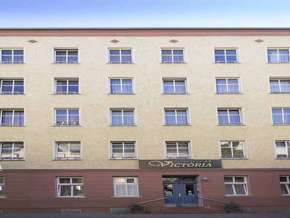Front of property - Hotel Pension Victoria (Berlin)