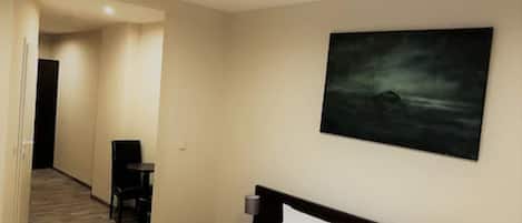 Phòng đôi tiện nghi đơn giản, phòng tắm riêng | Bàn, bàn ủi/dụng cụ ủi quần áo, nôi/giường cho trẻ sơ sinh (phụ phí)