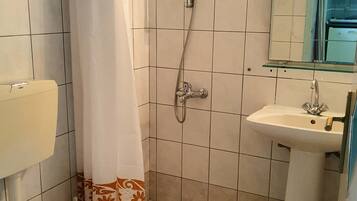 淋浴设施、吹风机、毛巾