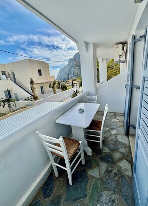 Standard Studio, 1 Double or 2 Twin Beds, Partial Sea View | Premium bedding, desk, blackout drapes, iron/ironing board