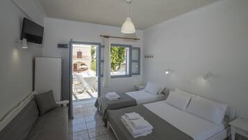 Ropa de cama de alta calidad, escritorio y cortinas blackout