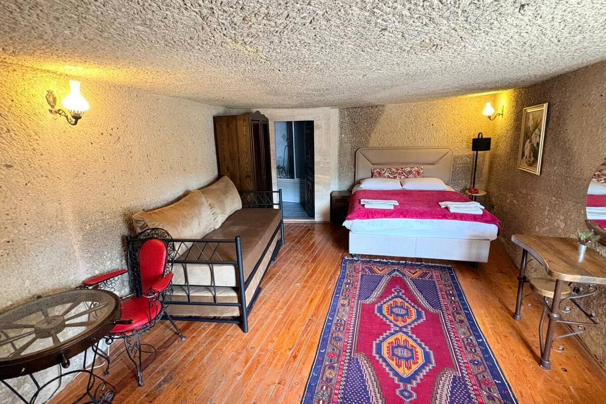 Family Cave Deluxe Room with Terrace | 고급 침구, 방음 설비, 다리미/다리미판, 무료 WiFi