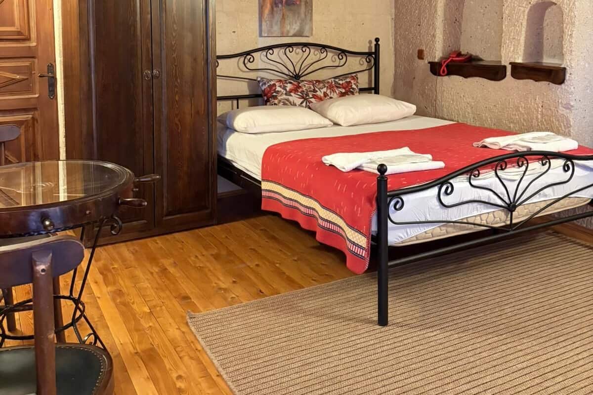 Double Deluxe Cave Room | Premium bedding, soundproofing, iron/ironing board, free WiFi
