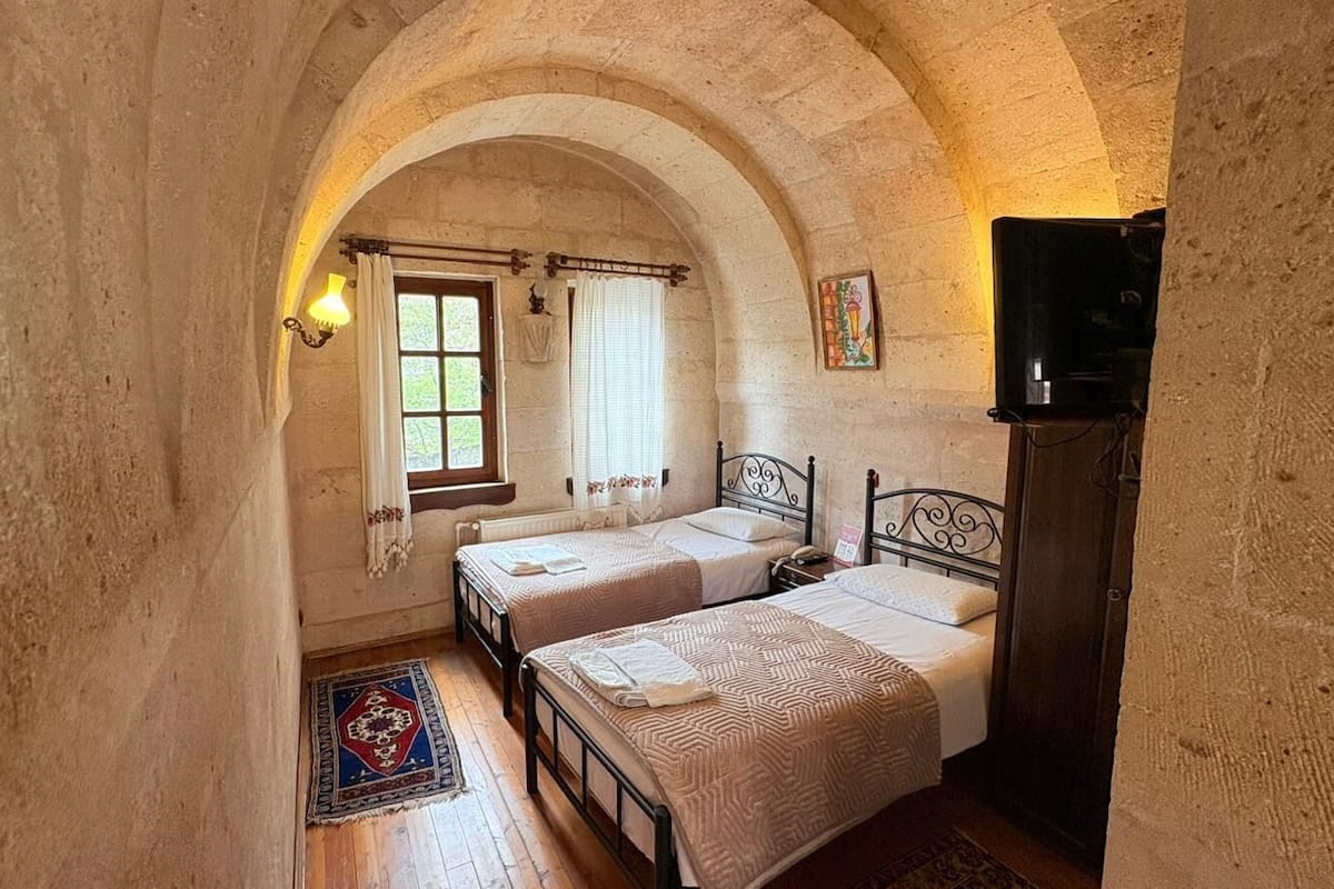 Twin Arch Room | Ropa de cama de alta calidad y insonorización