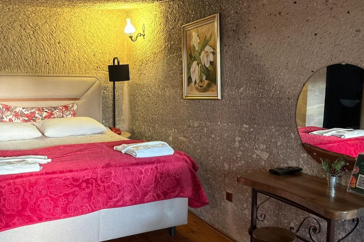 Deluxe Triple Room | Premium bedding, soundproofing, iron/ironing board, free WiFi