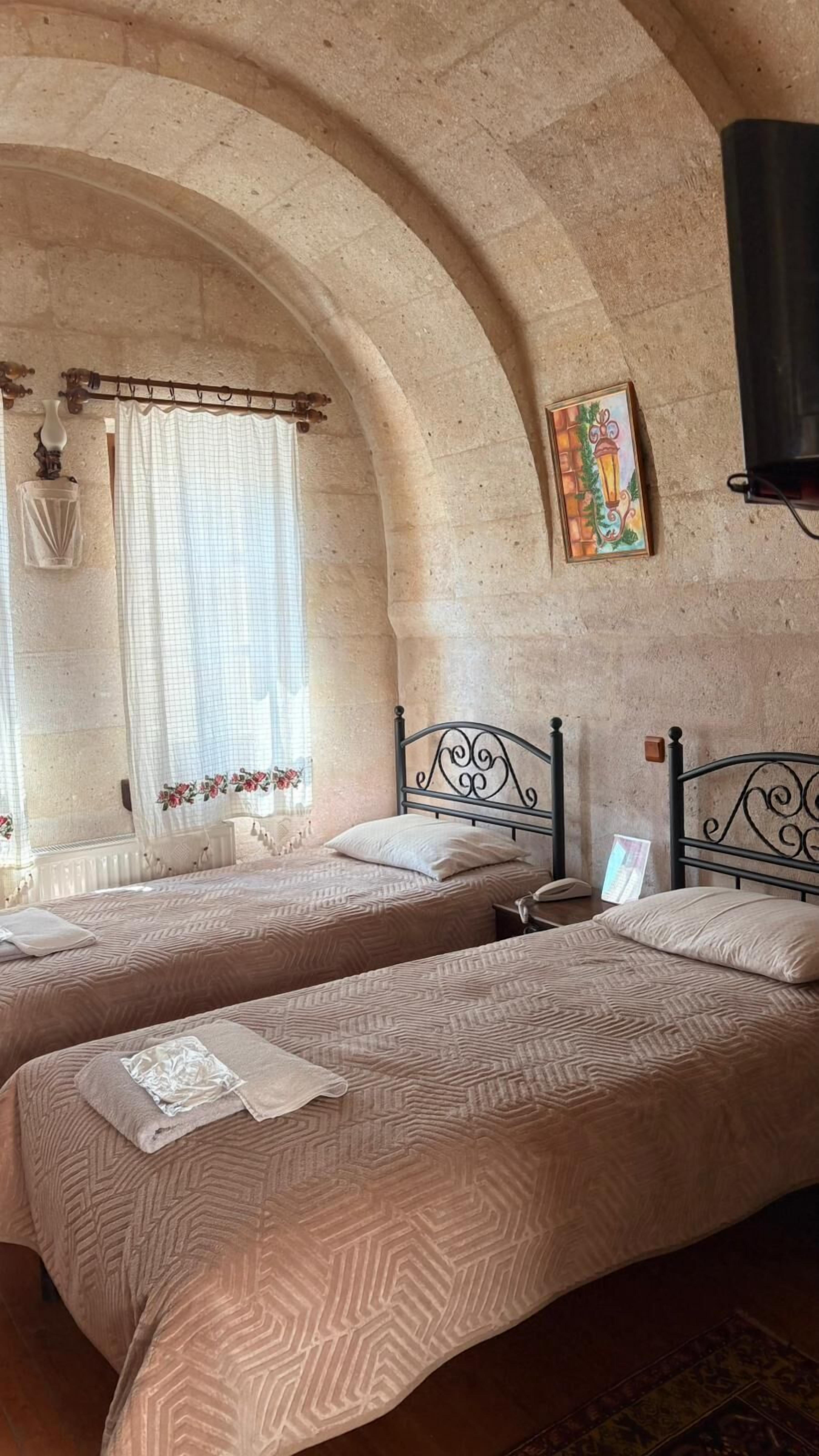 Standard Twin Room | Premium bedding, soundproofing, iron/ironing board, free WiFi