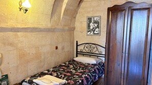 Economy Single Room | Premium bedding, soundproofing, iron/ironing board, free WiFi - Nature Park Cave Hotel (Nevsehir)