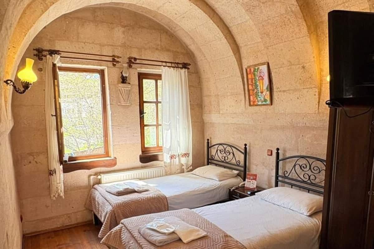 Habitación estándar con 2 camas individuales | Ropa de cama de alta calidad y sistema de insonorización