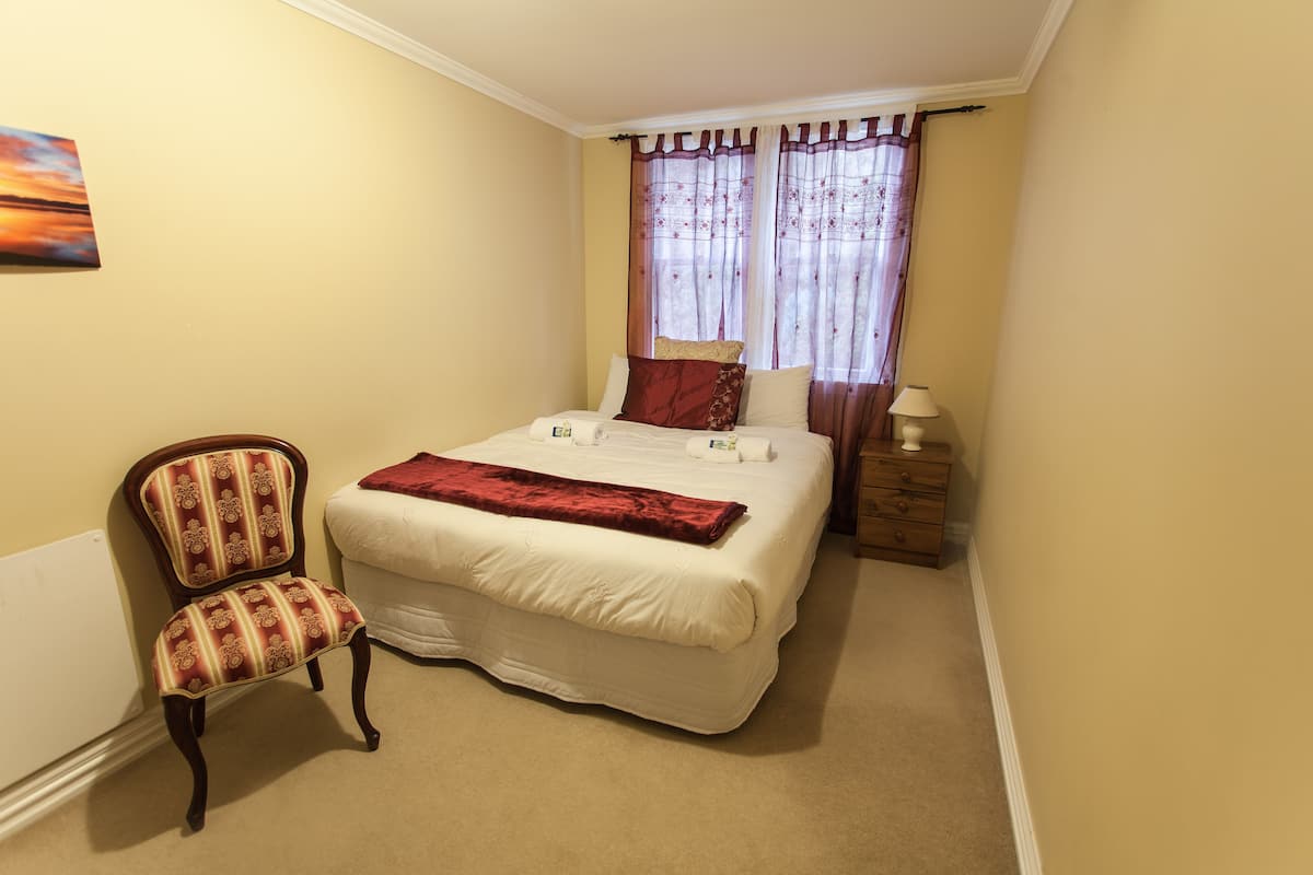 The Butlers Quarters, Shared Bathroom