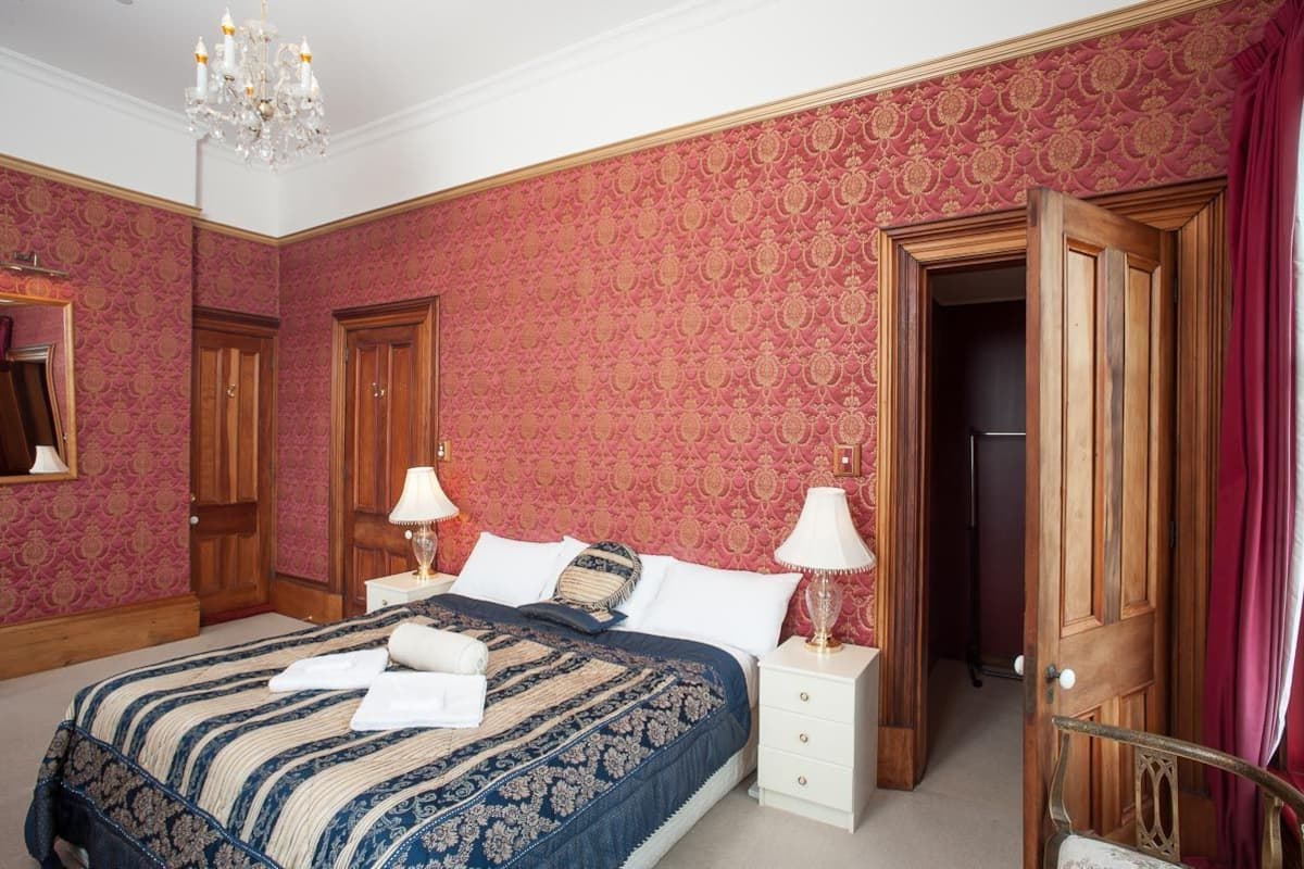 Spectacular Single Room, Shared Bathroom