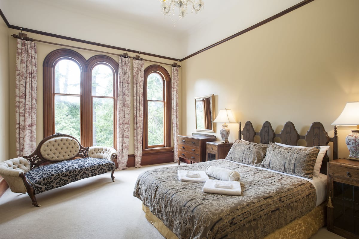 Spacious Single Room, Shared Bathroom