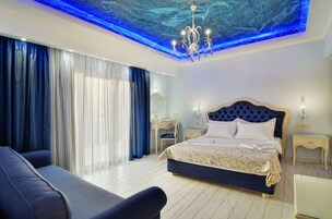 Ropa de cama de alta calidad y minibar 