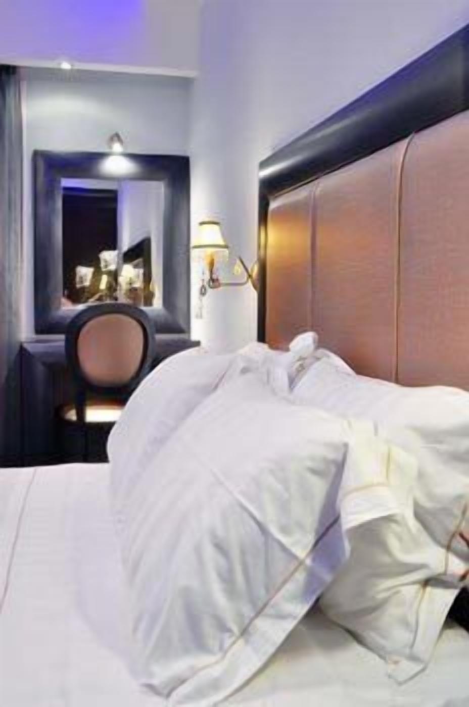 1 bedroom, premium bedding, down duvets, minibar