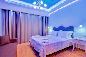 Deluxe Room | 1 bedroom, premium bedding, down comforters, minibar