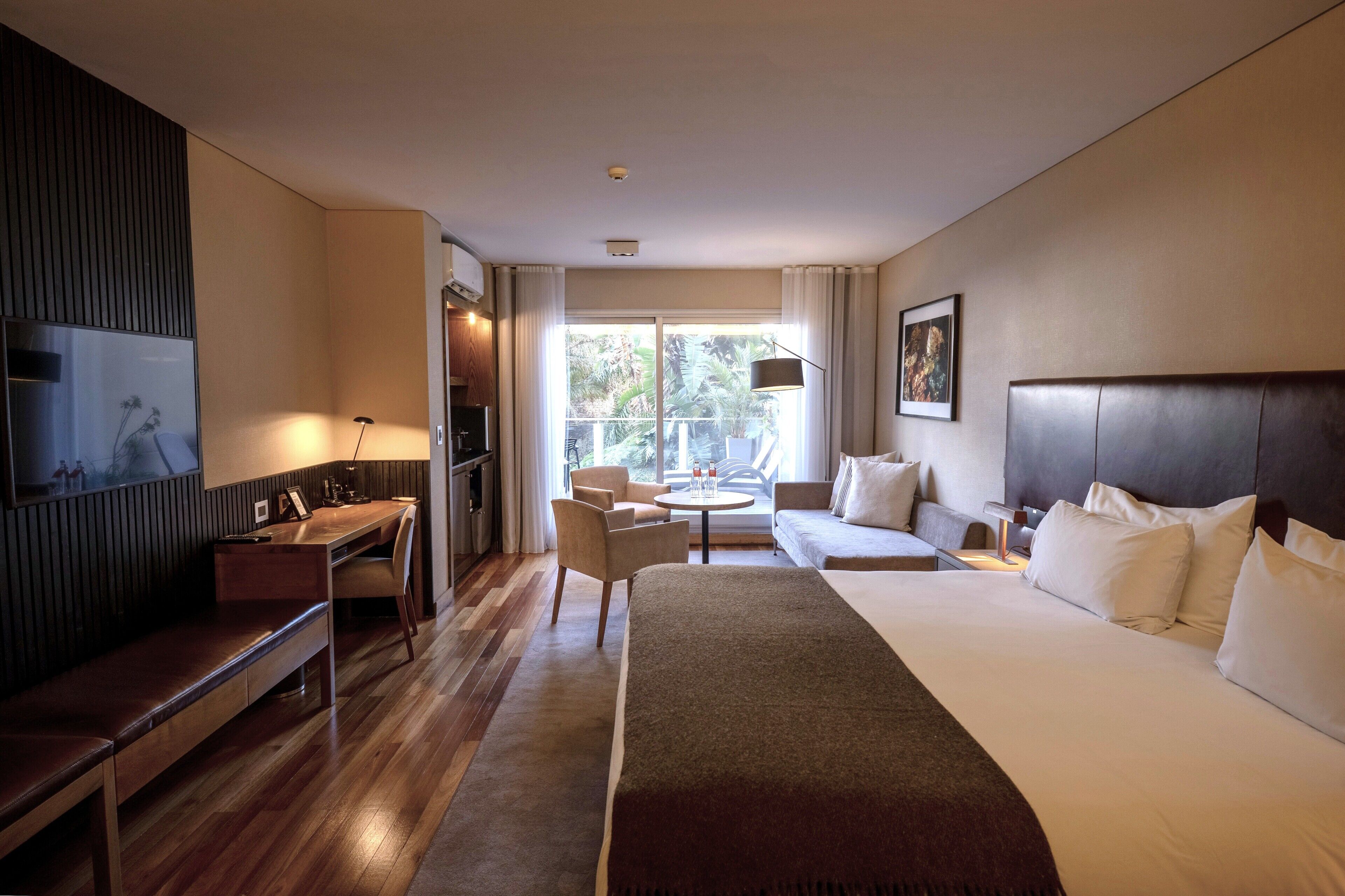 開放式套房, 陽台 | 埃及棉床單、高級寢具、羽絨被、舒適加層