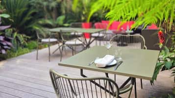 Café da manhã, almoço e jantar