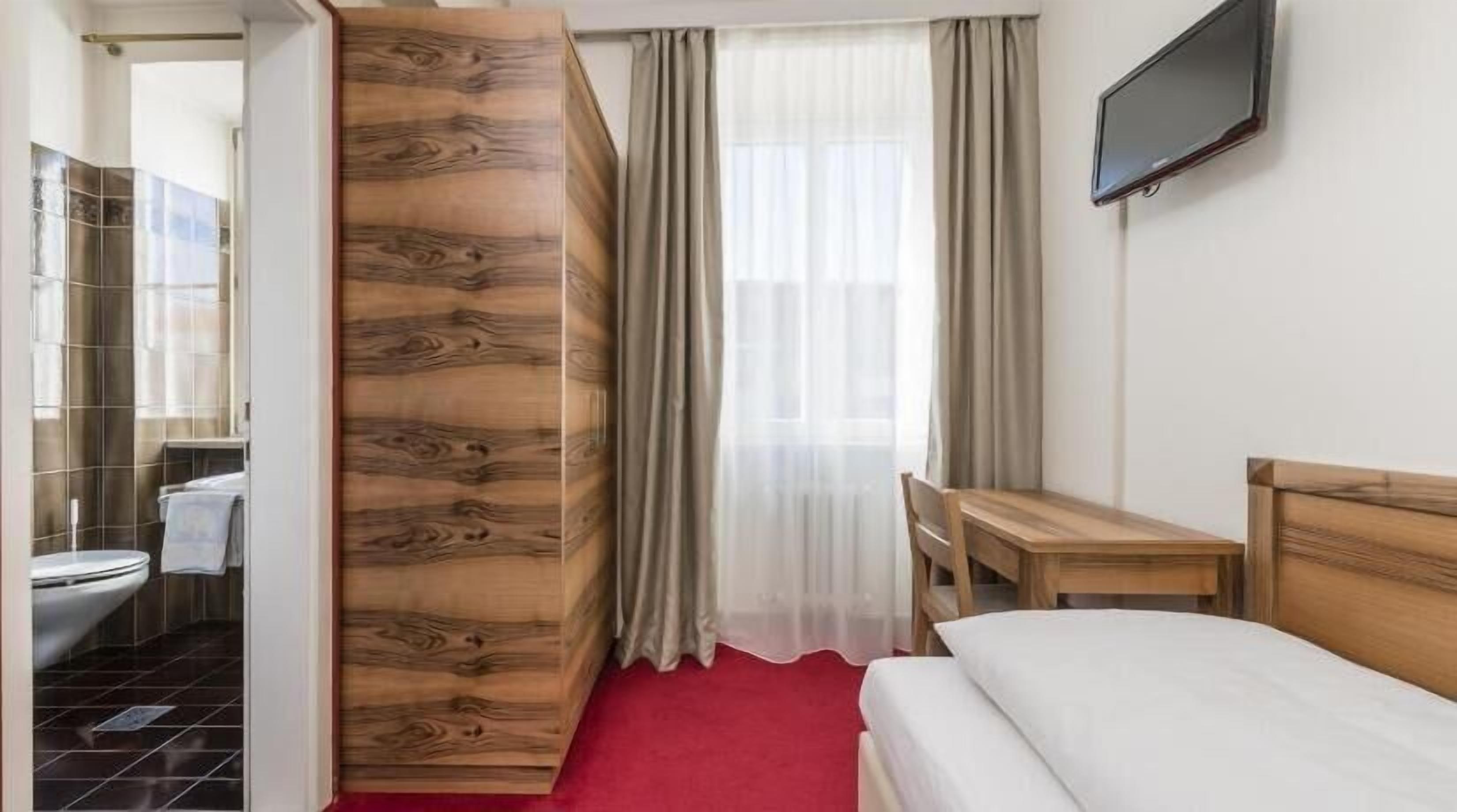 أسرّة سليكت كومفورت وبديكورات فريدة لكل غرفة وطراز فريد لكل وحدة ومكتب